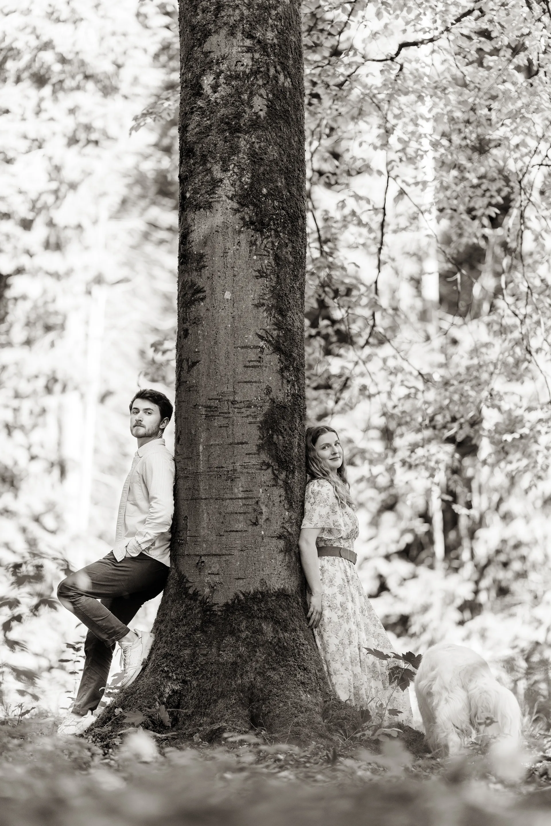 Séance couple en noir et blanc — silhouette